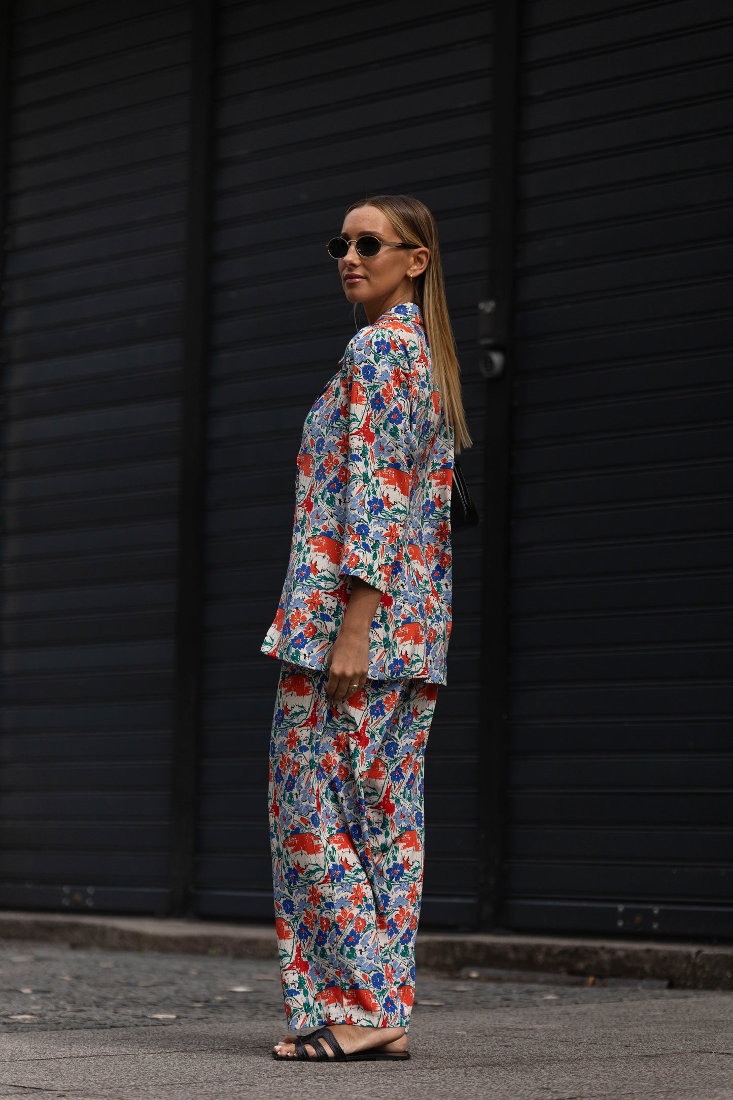 Fato Rose multicolorido