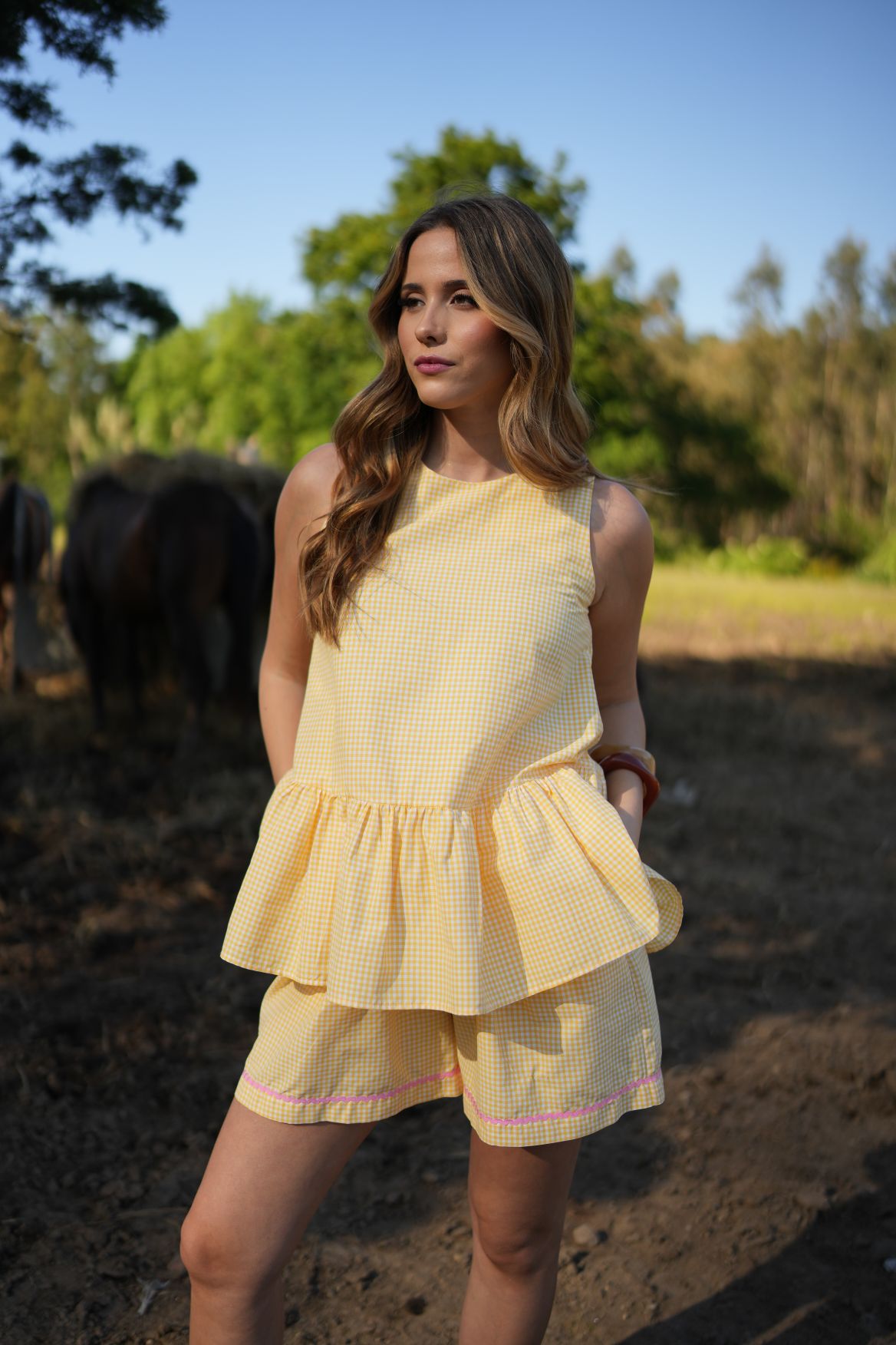 Top butter yellow