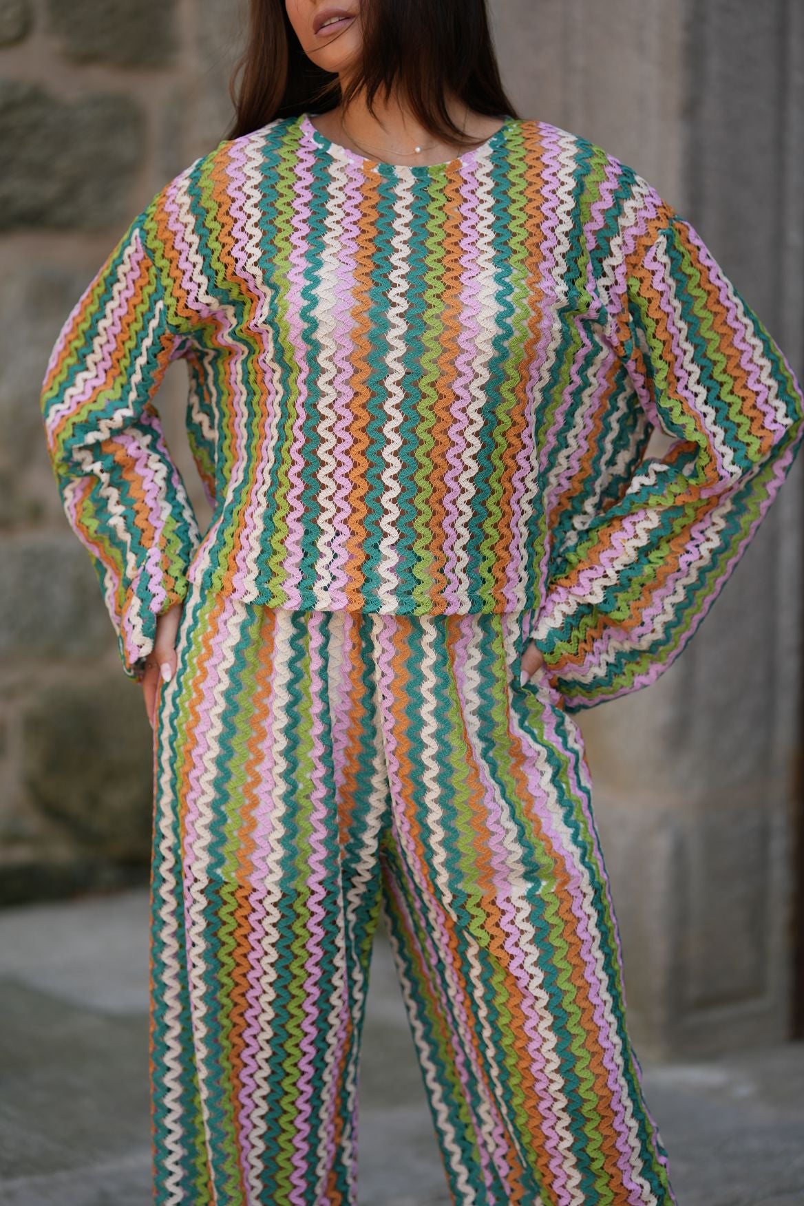 Calça de renda multicolorida