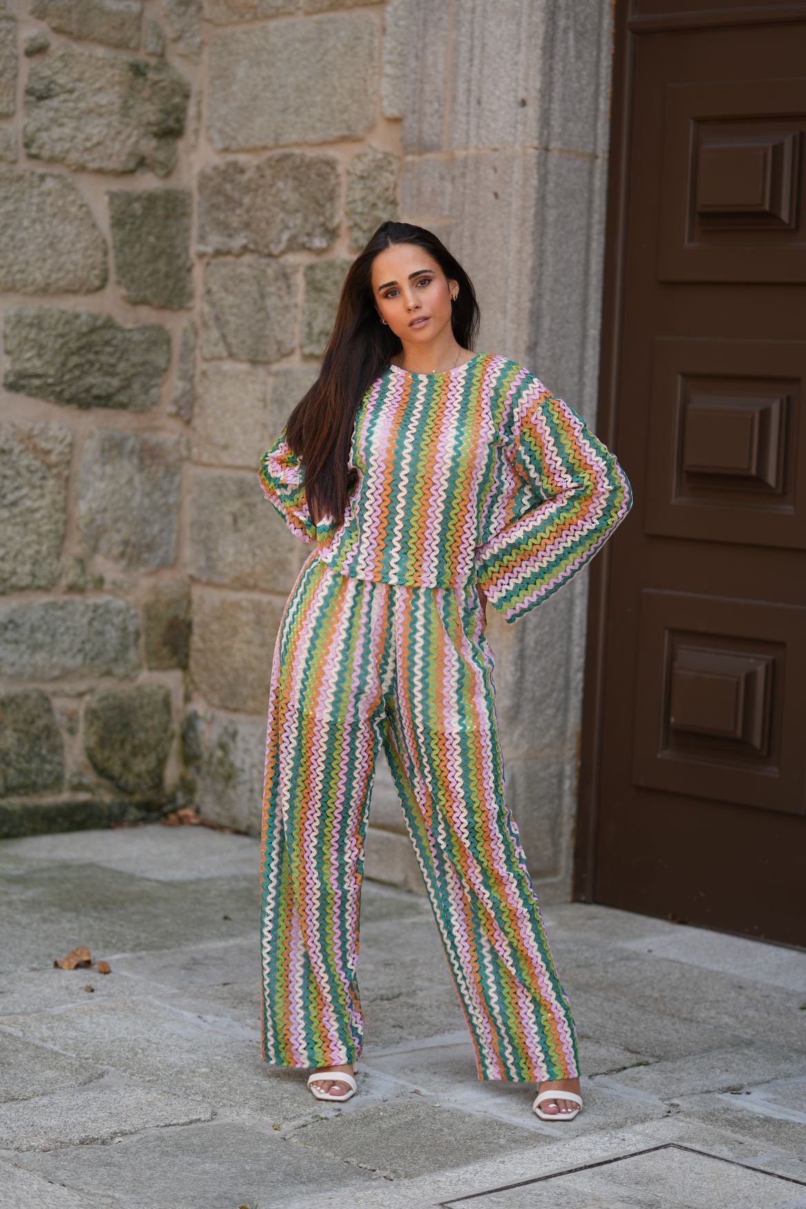 Calça de renda multicolorida