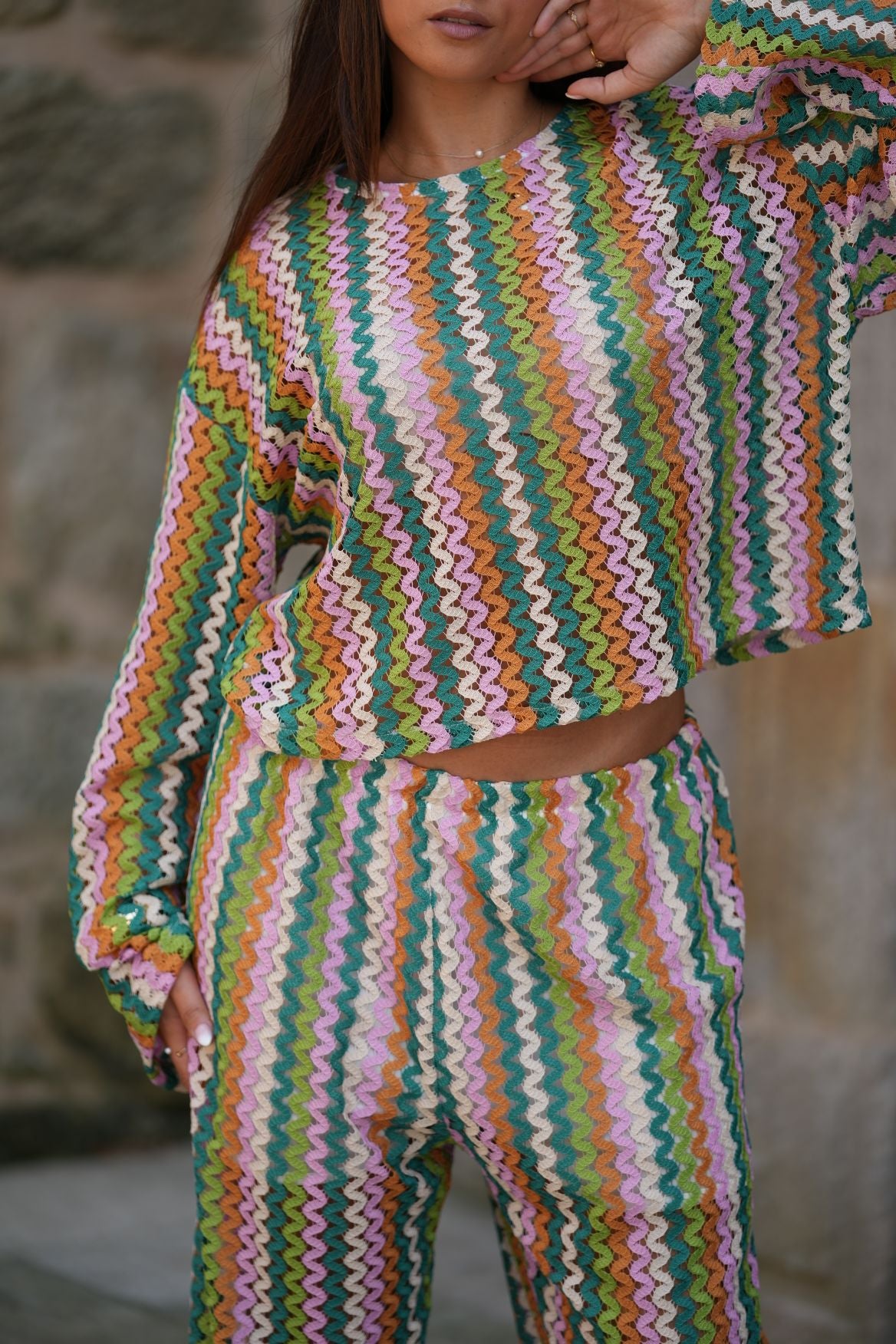 Calça de renda multicolorida