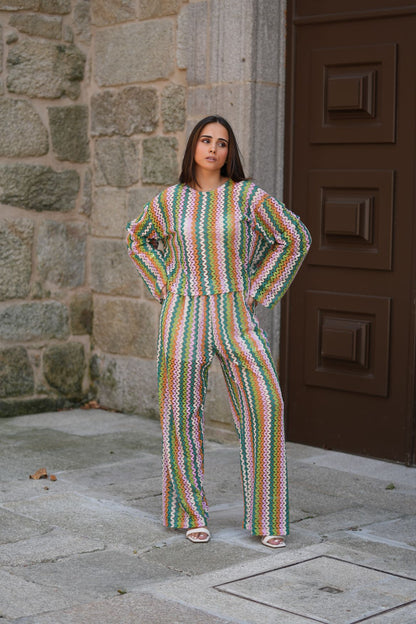 Top em renda multicolorida